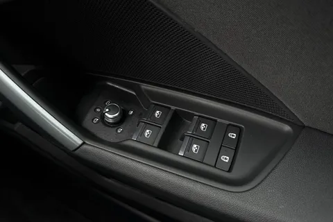 MC25KZT Audi A3 Sport 30 TFSI 116 PS S tronic Thumbnail #42