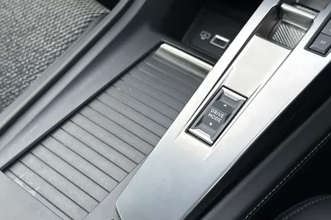 52 of 66 for PEUGEOT 408 1.2 HYBRID GT Fastback e-DSC6 Euro 6 (s/s) 5dr