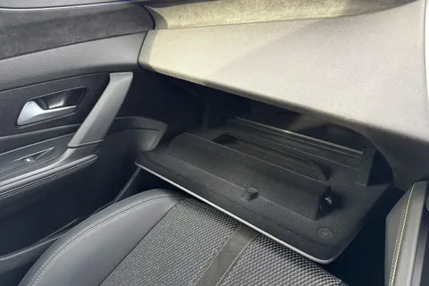 59 of 66 for PEUGEOT 408 1.2 HYBRID GT Fastback e-DSC6 Euro 6 (s/s) 5dr