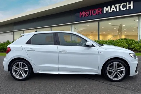 DX20WKM Audi A1 1.0 TFSI 25 S line Sportback Euro 6 (s/s) 5dr Thumbnail #4