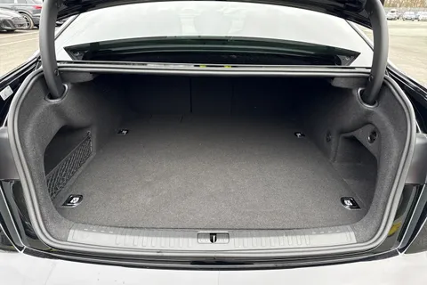 PN75FNZ Audi A6 Saloon Black Edition 50 TFSI e quattro 299 PS S tronic Thumbnail #7