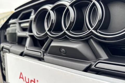 PN75FNZ Audi A6 Saloon Black Edition 50 TFSI e quattro 299 PS S tronic Thumbnail #27
