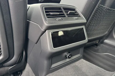 PN75FNZ Audi A6 Saloon Black Edition 50 TFSI e quattro 299 PS S tronic Thumbnail #42