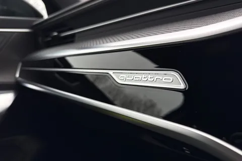 PN75FNZ Audi A6 Saloon Black Edition 50 TFSI e quattro 299 PS S tronic Thumbnail #50