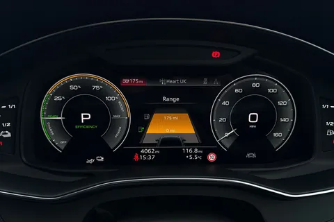 PN75FNZ Audi A6 Saloon Black Edition 50 TFSI e quattro 299 PS S tronic Thumbnail #54