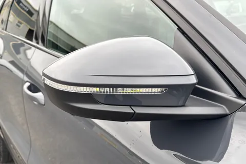 LM25OBD Audi Q6 E-Tron Q6 SUV S line e-tron quattro 285,00 kW Thumbnail #32