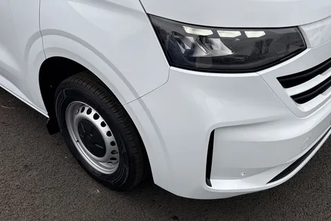 MF75FFM Volkswagen Transporter 2.0 TDI 110 Commerce Plus Van Thumbnail #17