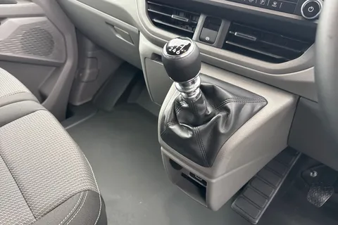 MF75FFM Volkswagen Transporter 2.0 TDI 110 Commerce Plus Van Thumbnail #20