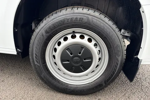 MF75FFM Volkswagen Transporter 2.0 TDI 110 Commerce Plus Van Thumbnail #22