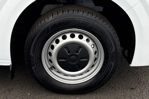 MF75FFM Volkswagen Transporter 2.0 TDI 110 Commerce Plus Van Thumbnail #24