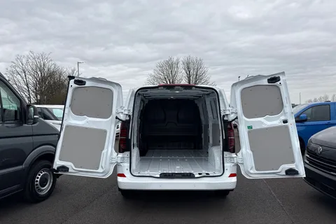 MF75FFM Volkswagen Transporter 2.0 TDI 110 Commerce Plus Van Thumbnail #32