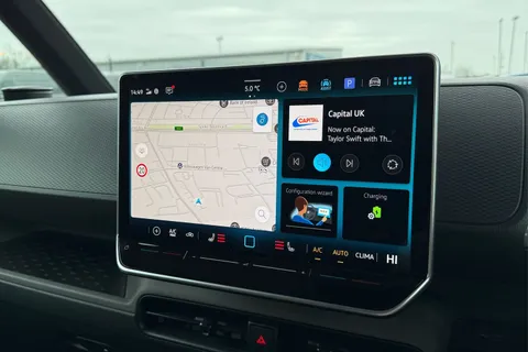 DC75PTU Volkswagen ID. Buzz Cargo Commerce Plus SWB 340 4 Motion PS 79 kWh - 20' Wheels/Del Mileage Thumbnail #17