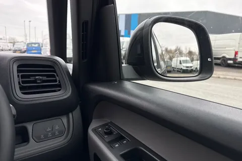 DC75PTU Volkswagen ID. Buzz Cargo Commerce Plus SWB 340 4 Motion PS 79 kWh - 20' Wheels/Del Mileage Thumbnail #21