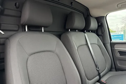 DC75PTU Volkswagen ID. Buzz Cargo Commerce Plus SWB 340 4 Motion PS 79 kWh - 20' Wheels/Del Mileage Thumbnail #24