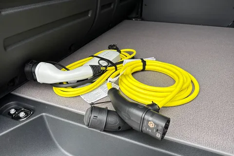 DC75PTU Volkswagen ID. Buzz Cargo Commerce Plus SWB 340 4 Motion PS 79 kWh - 20' Wheels/Del Mileage Thumbnail #26