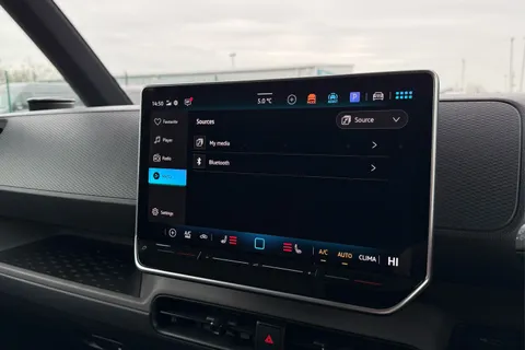DC75PTU Volkswagen ID. Buzz Cargo Commerce Plus SWB 340 4 Motion PS 79 kWh - 20' Wheels/Del Mileage Thumbnail #46