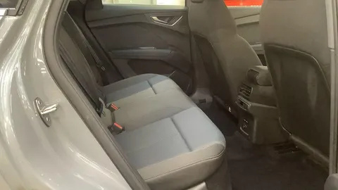 RF72WWM Audi Q4 e-tron Q4 Sport 40 e-tron 150,00 kW Thumbnail #8