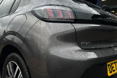 DE72LBU PEUGEOT 208 1.2 PureTech Allure Premium + Euro 6 (s/s) 5dr Thumbnail #8