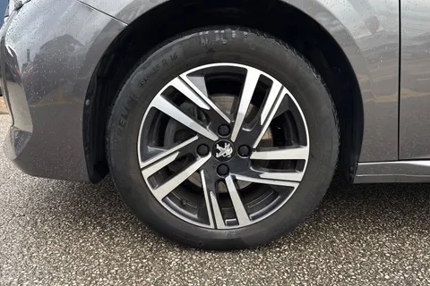 DE72LBU PEUGEOT 208 1.2 PureTech Allure Premium + Euro 6 (s/s) 5dr Thumbnail #11