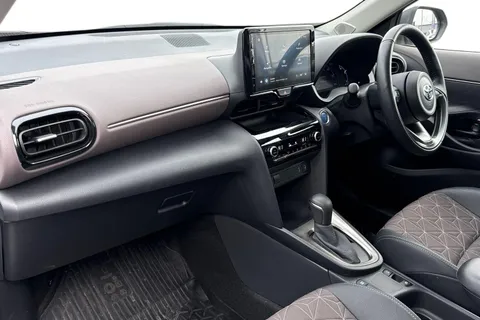 MW23LFX Toyota Yaris Cross 1.5 VVT-h Excel E-CVT Euro 6 (s/s) 5dr Thumbnail #17