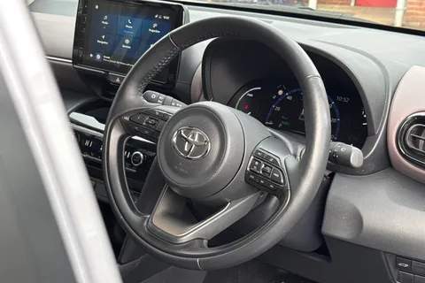 MW23LFX Toyota Yaris Cross 1.5 VVT-h Excel E-CVT Euro 6 (s/s) 5dr Thumbnail #31