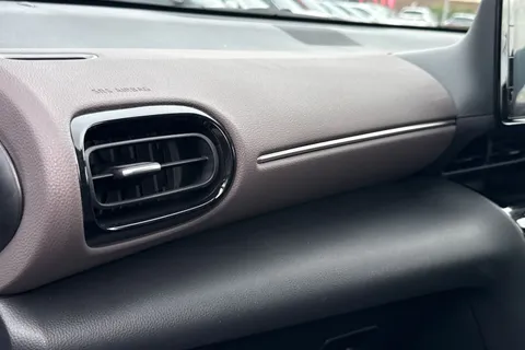 MW23LFX Toyota Yaris Cross 1.5 VVT-h Excel E-CVT Euro 6 (s/s) 5dr Thumbnail #33