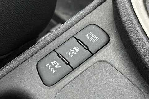 MW23LFX Toyota Yaris Cross 1.5 VVT-h Excel E-CVT Euro 6 (s/s) 5dr Thumbnail #38