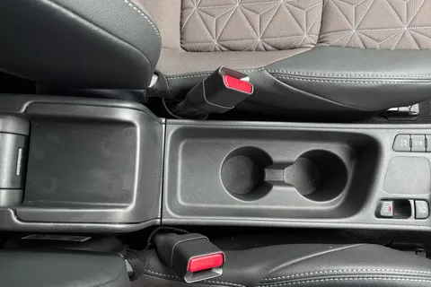 MW23LFX Toyota Yaris Cross 1.5 VVT-h Excel E-CVT Euro 6 (s/s) 5dr Thumbnail #39