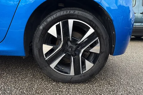 11 of 46 for PEUGEOT e-208 50kWh E-Style Auto 5dr (7.4kW Charger)