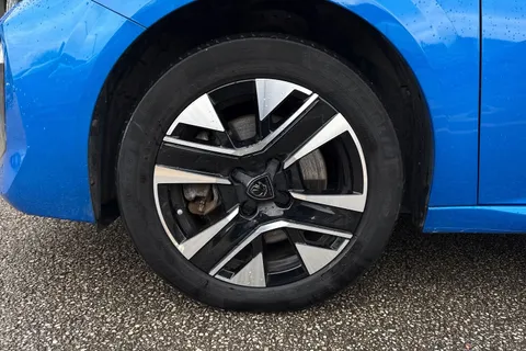 12 of 46 for PEUGEOT e-208 50kWh E-Style Auto 5dr (7.4kW Charger)