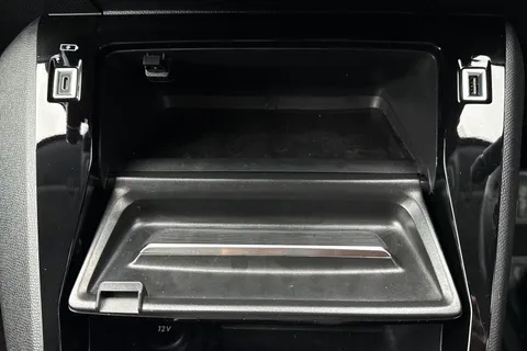 32 of 46 for PEUGEOT e-208 50kWh E-Style Auto 5dr (7.4kW Charger)