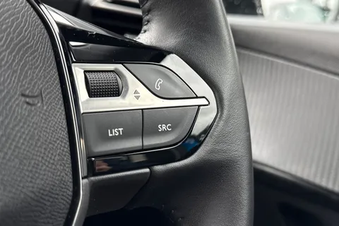 34 of 46 for PEUGEOT e-208 50kWh E-Style Auto 5dr (7.4kW Charger)