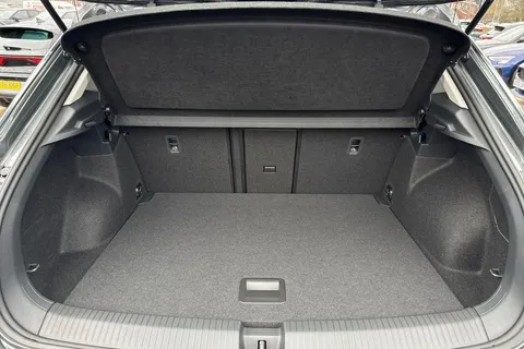 6 of 41 for Volkswagen T-Roc 1.0 TSI Life Euro 6 (s/s) 5dr