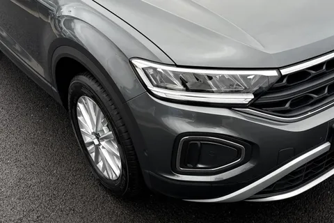 8 of 41 for Volkswagen T-Roc 1.0 TSI Life Euro 6 (s/s) 5dr