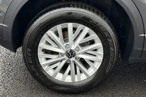 11 of 41 for Volkswagen T-Roc 1.0 TSI Life Euro 6 (s/s) 5dr