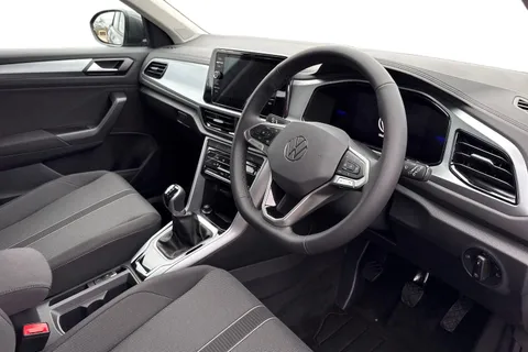 13 of 41 for Volkswagen T-Roc 1.0 TSI Life Euro 6 (s/s) 5dr