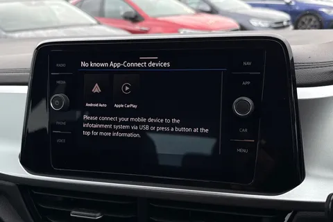 16 of 41 for Volkswagen T-Roc 1.0 TSI Life Euro 6 (s/s) 5dr