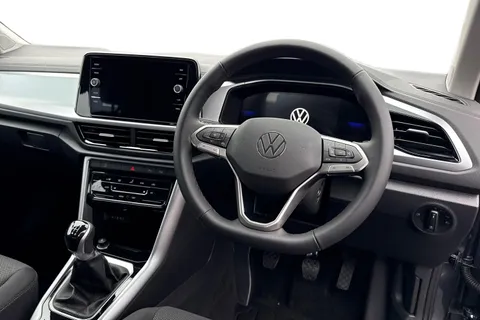 17 of 41 for Volkswagen T-Roc 1.0 TSI Life Euro 6 (s/s) 5dr