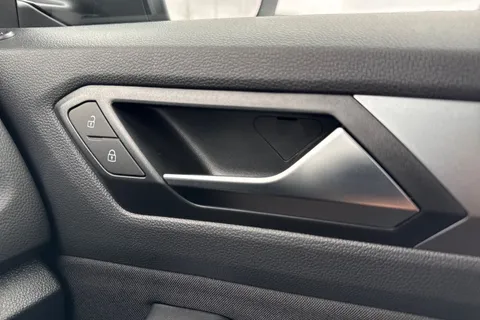 20 of 41 for Volkswagen T-Roc 1.0 TSI Life Euro 6 (s/s) 5dr