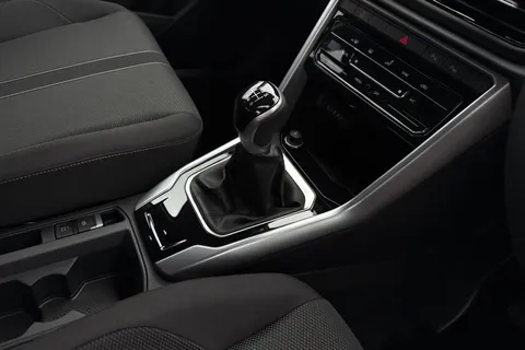 22 of 41 for Volkswagen T-Roc 1.0 TSI Life Euro 6 (s/s) 5dr