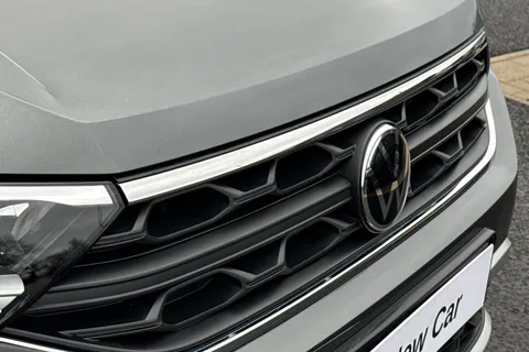 24 of 41 for Volkswagen T-Roc 1.0 TSI Life Euro 6 (s/s) 5dr