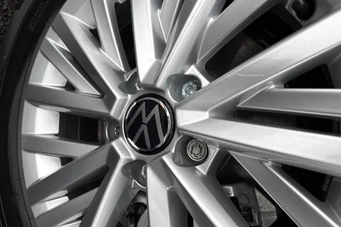 25 of 41 for Volkswagen T-Roc 1.0 TSI Life Euro 6 (s/s) 5dr