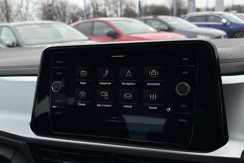 35 of 41 for Volkswagen T-Roc 1.0 TSI Life Euro 6 (s/s) 5dr