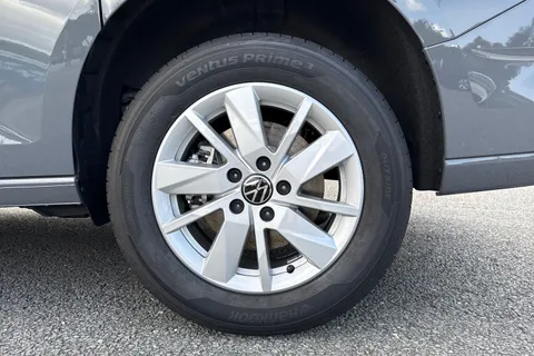 DA25EVV Volkswagen Caddy Maxi 2.0 TDI 122PS Commerce Pro Van DSG [Tech Pack] Thumbnail #13