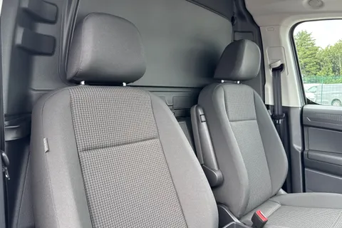 DA25EVV Volkswagen Caddy Maxi 2.0 TDI 122PS Commerce Pro Van DSG [Tech Pack] Thumbnail #25