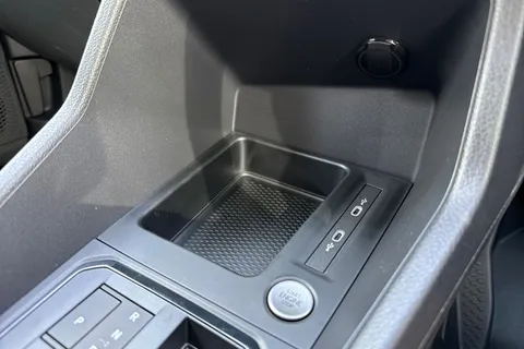 DA25EVV Volkswagen Caddy Maxi 2.0 TDI 122PS Commerce Pro Van DSG [Tech Pack] Thumbnail #32