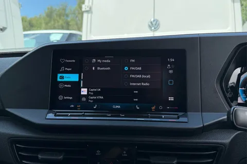 DA25EVV Volkswagen Caddy Maxi 2.0 TDI 122PS Commerce Pro Van DSG [Tech Pack] Thumbnail #38