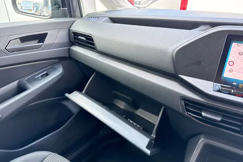 DA25EVV Volkswagen Caddy Maxi 2.0 TDI 122PS Commerce Pro Van DSG [Tech Pack] Thumbnail #48