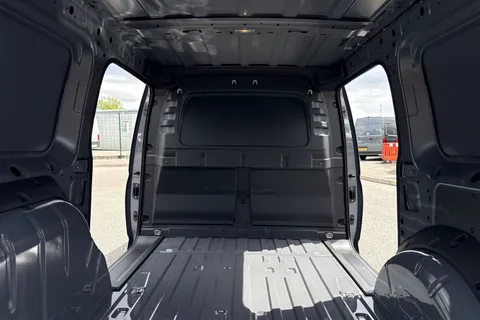 DA25EVV Volkswagen Caddy Maxi 2.0 TDI 122PS Commerce Pro Van DSG [Tech Pack] Thumbnail #53