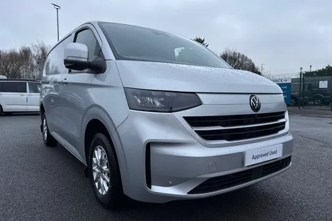 DF25NJU Volkswagen Transporter 2.0 TDI 110 Commerce Pro Van Thumbnail #9